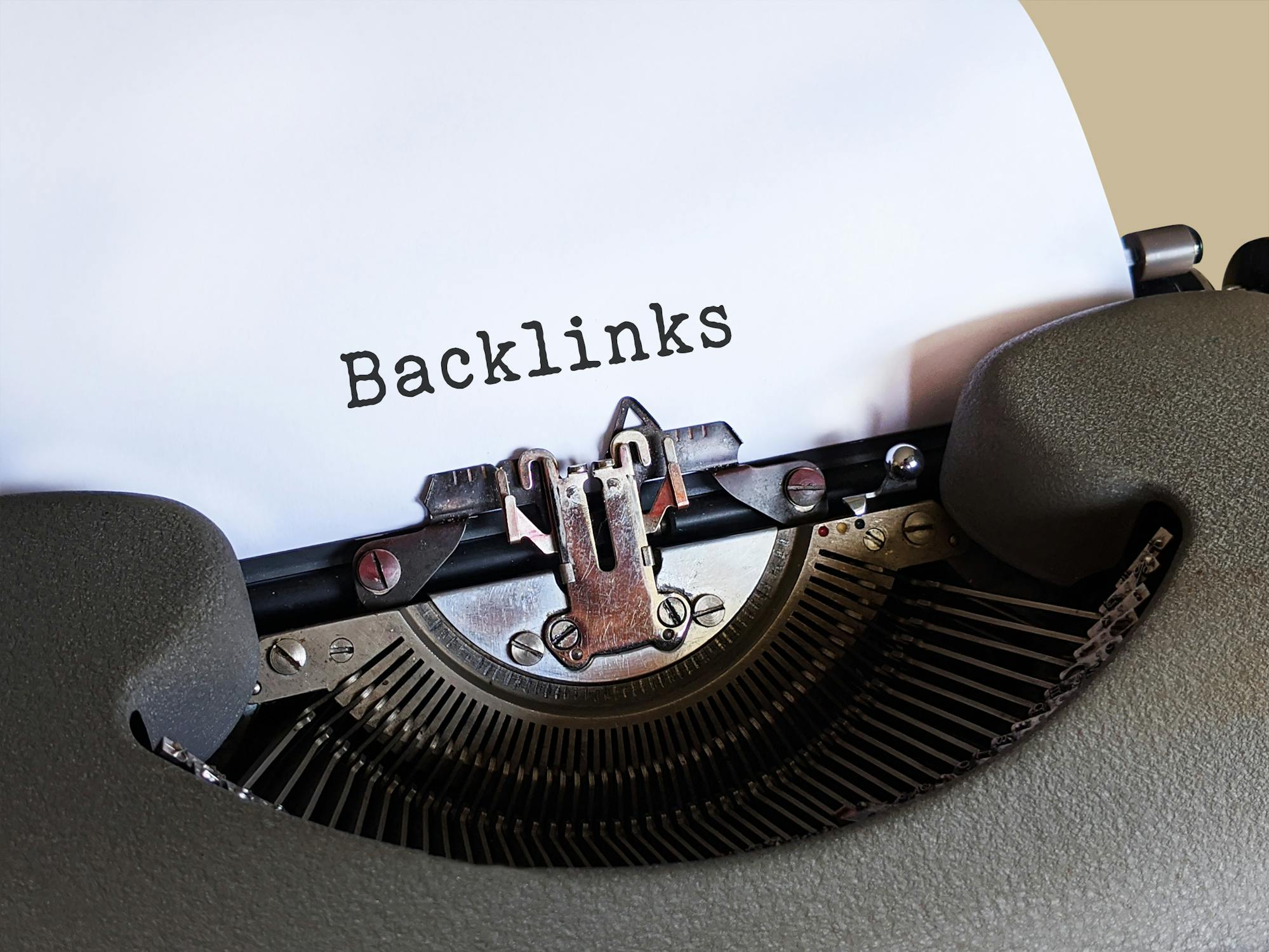 How to build backlinks step-by-step guide cover image